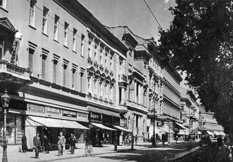 Zrinjevac 1927. godine. Palača Medaković